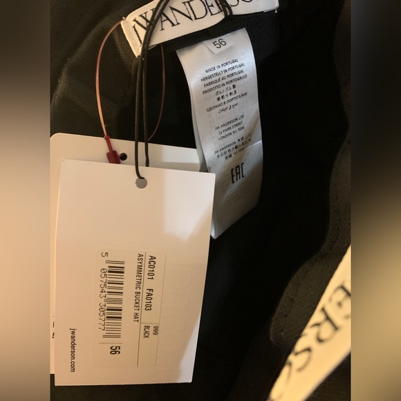 BNWT J.W.Anderson bucket hat - Picture 3 of 5